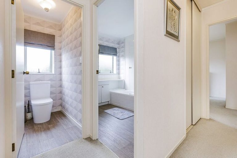 Photo of property in 15 Sheriff Place, Randwick Park, Auckland, 2105