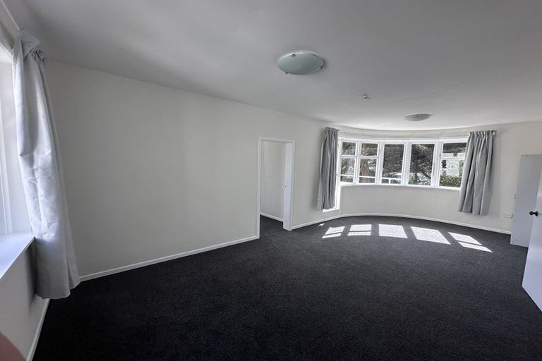 Photo of property in 2/20 Saint Michaels Crescent, Kelburn, Wellington, 6012