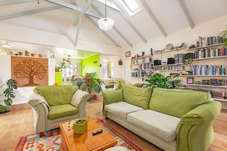 Photo of property in 34 Koputara Road, Himatangi Beach, Foxton, 4891