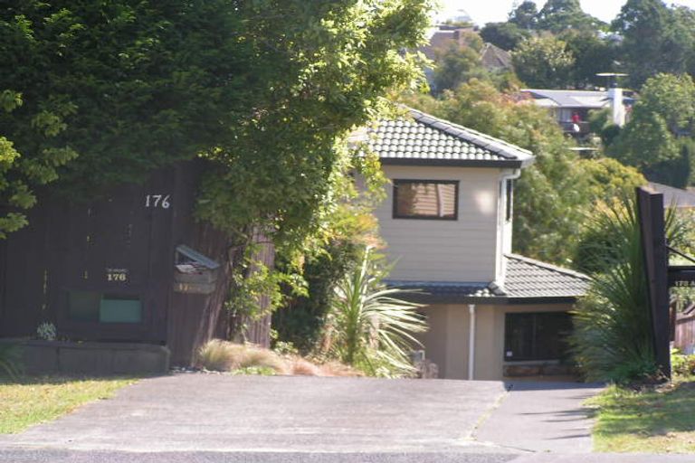 Photo of property in 176a Forrest Hill Road, Forrest Hill, Auckland, 0620