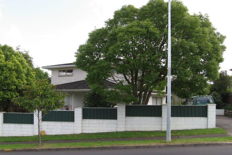 Photo of property in 106 Glenmore Road, Sunnyhills, Auckland, 2010