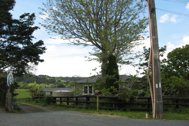 Photo of property in 98a Matua Road, Huapai, Kumeu, 0810
