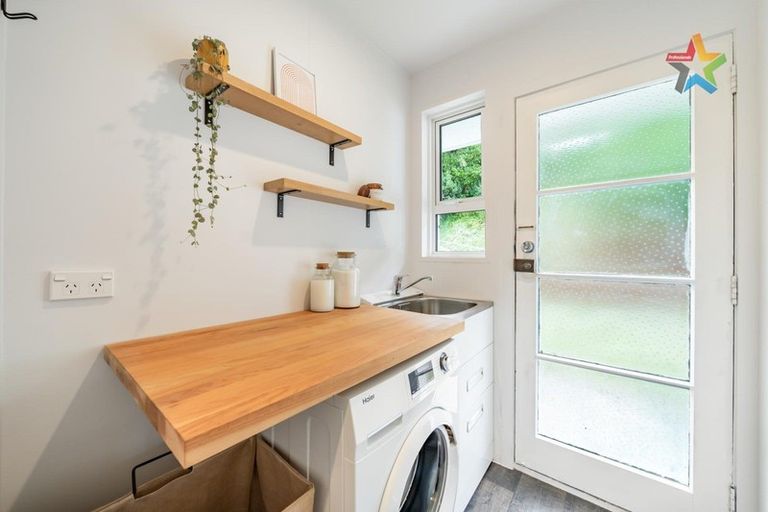 Photo of property in 38 Waipounamu Drive, Kelson, Lower Hutt, 5010