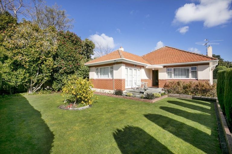 Photo of property in 21 Military Road, Boulcott, Lower Hutt, 5010