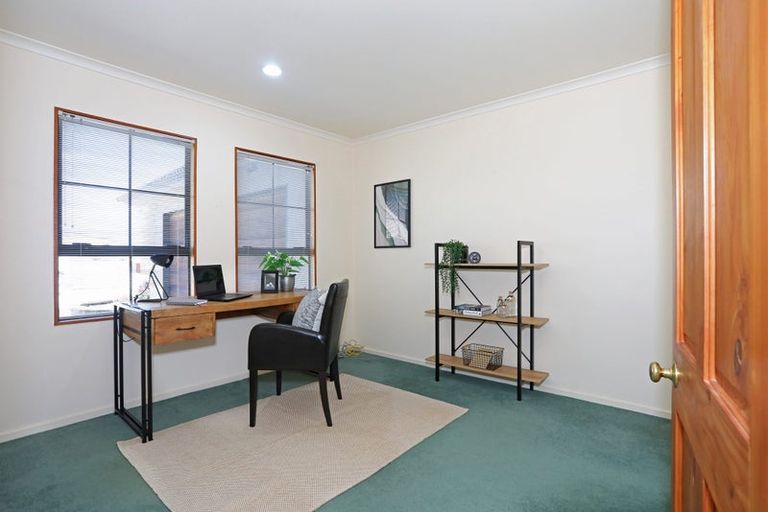 Photo of property in 14 Dunallen Avenue, Marton, 4710