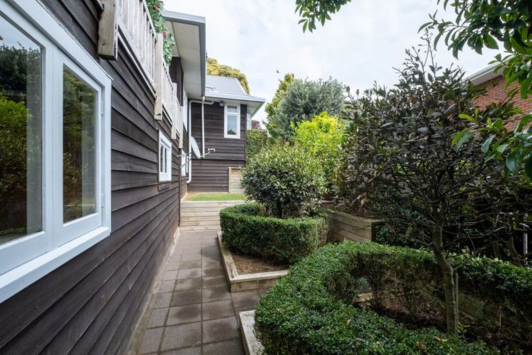 Photo of property in 48 Karina Road, Merrilands, New Plymouth, 4312