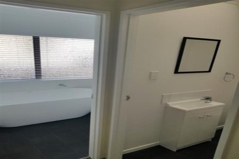 Photo of property in 1a Shortland Street, Lower Vogeltown, New Plymouth, 4310