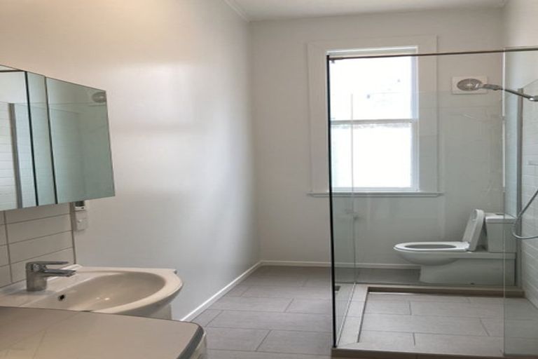 Photo of property in 77 Duncan Terrace, Kilbirnie, Wellington, 6022