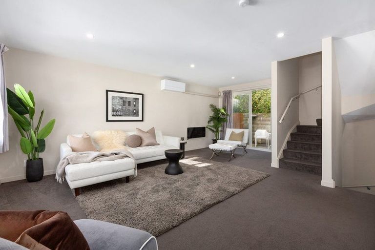 Photo of property in 30/31 Princess Terrace, Newtown, Wellington, 6021