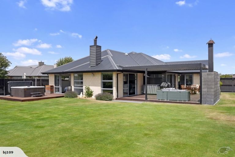 Photo of property in 32 Royston Common, West Melton, 7618