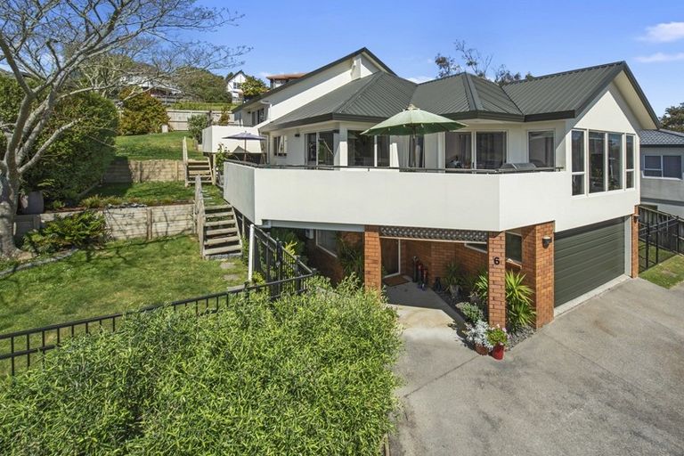 Photo of property in 6 Stephanie Close, Glenfield, Auckland, 0629