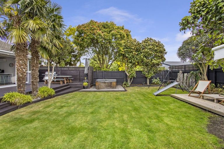 Photo of property in 9 Jennifer Street, Bryndwr, Christchurch, 8053