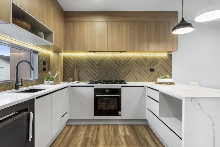 Photo of property in 2/33 Williamson Avenue, Belmont, Auckland, 0622