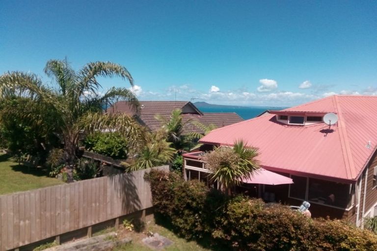 Photo of property in 13a Ridge Road, Waiake, Auckland, 0630