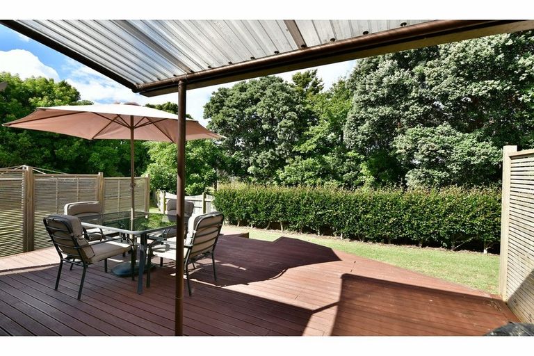 Photo of property in 9 Tui Lane, Orewa, 0931