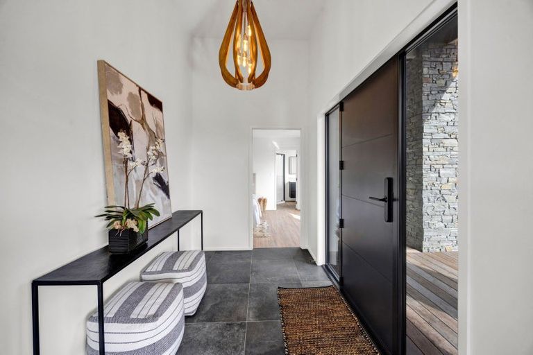 Photo of property in 2 Marsden Place, Hurworth, New Plymouth, 4310