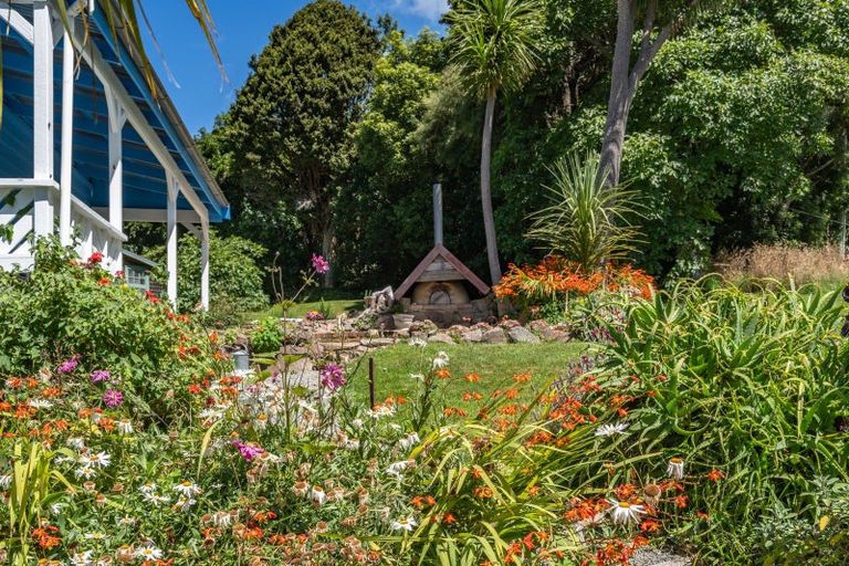 Photo of property in 342 Le Bons Bay Road, Le Bons Bay, Akaroa, 7583