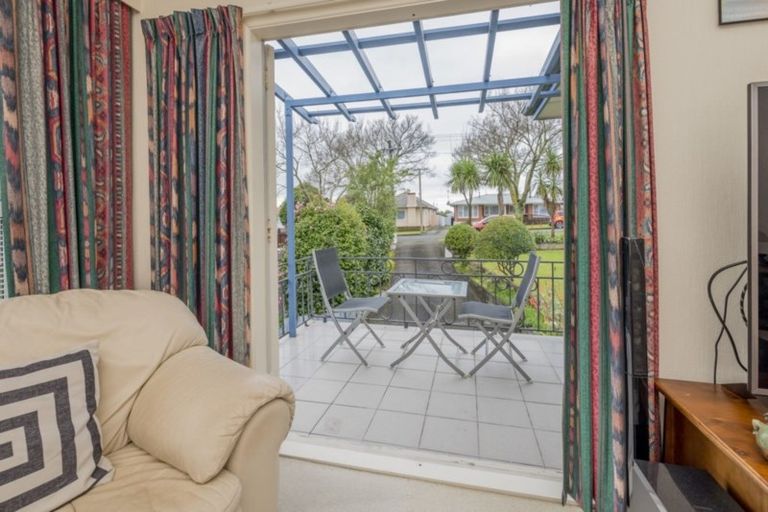 Photo of property in 8 Churchill Street, Levin, 5510