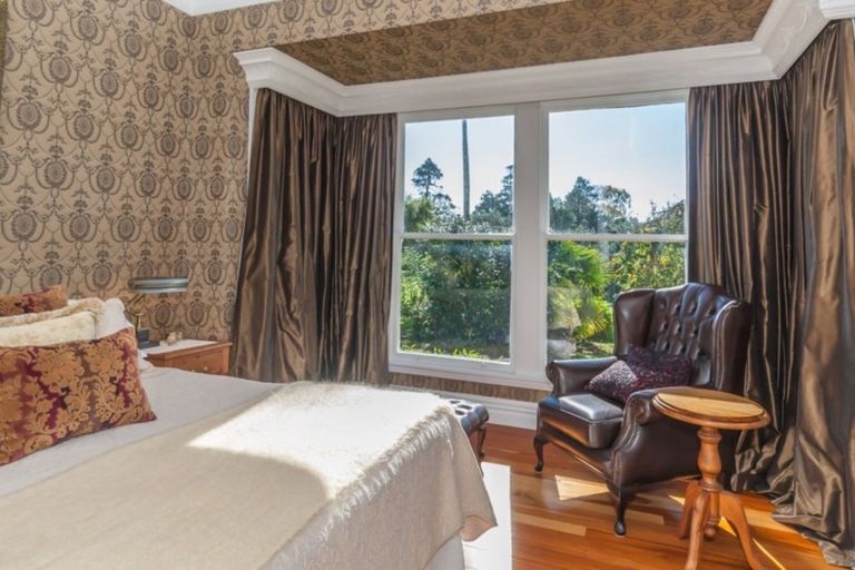 Photo of property in 326 Heatherlea Road East, Levin, 5571