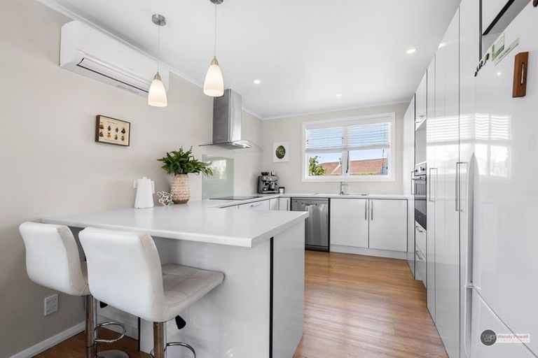 Photo of property in 76 Shakespeare Avenue, Trentham, Upper Hutt, 5018