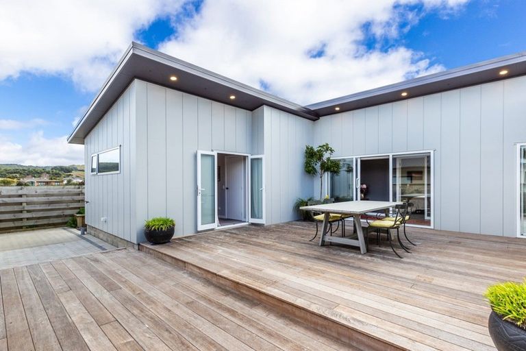 Photo of property in 18 Lakemere Way, Kinloch, Taupo, 3377