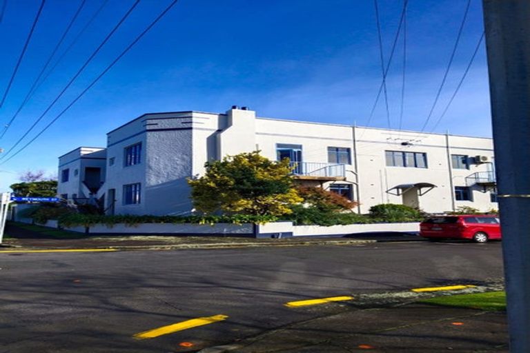 Photo of property in 10 Weymouth Street, New Plymouth, 4310