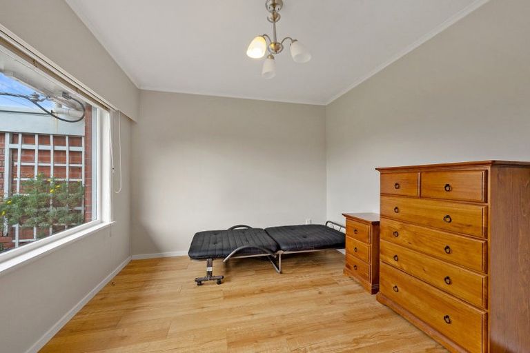 Photo of property in 1/163 Shakespeare Road, Milford, Auckland, 0620