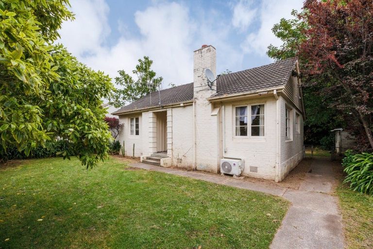 Photo of property in 9 Anderson Street, Hokowhitu, Palmerston North, 4410