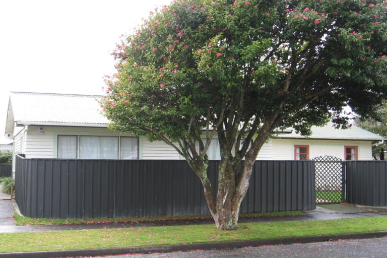 Photo of property in 27 Stirling Crescent, Hokowhitu, Palmerston North, 4410