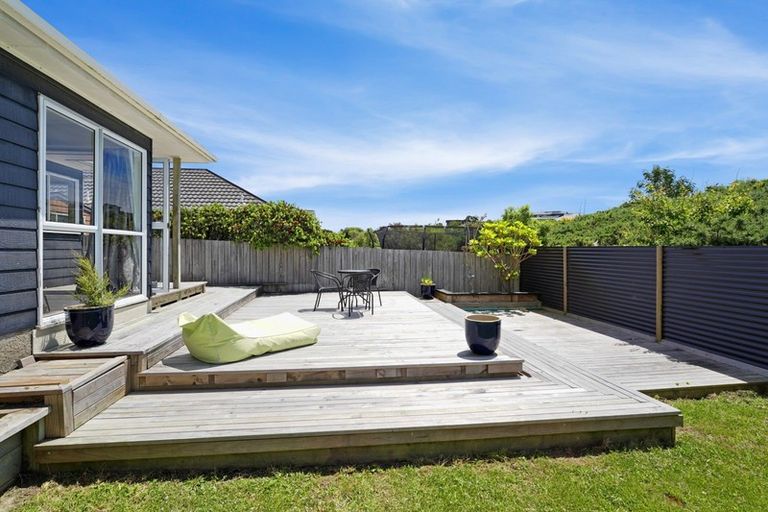 Photo of property in 7 Westridge, Camborne, Porirua, 5026