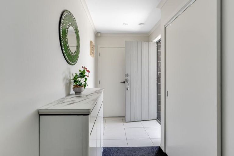 Photo of property in 10 Manawaroa Close, Grandview Heights, Hamilton, 3200