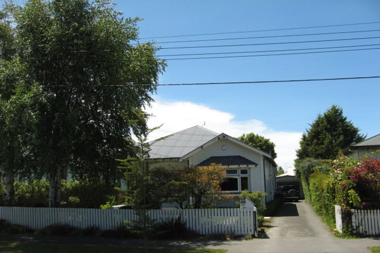 Photo of property in 48 Woodville Street, Edgeware, Christchurch, 8013
