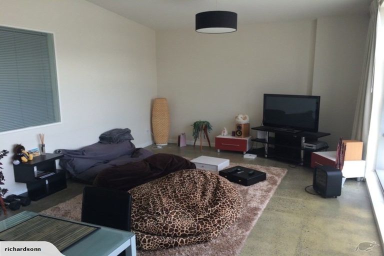 Photo of property in 1/25 Home Street, Mount Victoria, Wellington, 6011