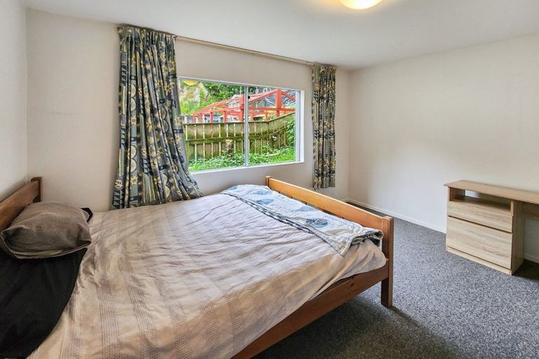 Photo of property in 102 Pinehaven Road, Pinehaven, Upper Hutt, 5019