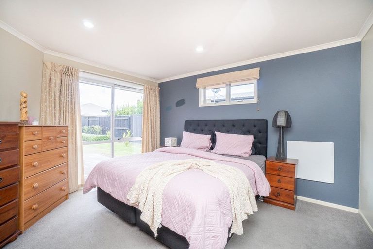 Photo of property in 34 Branigan Parade, Kelvin Grove, Palmerston North, 4414