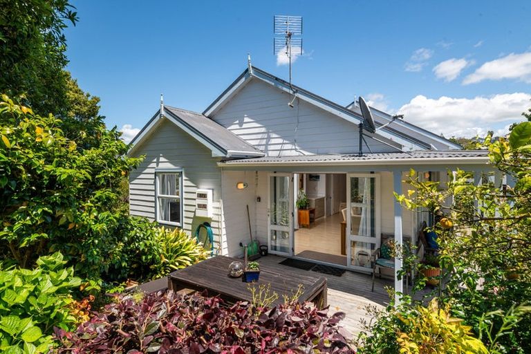 Photo of property in 2/19 Salem Place, Torbay, Auckland, 0630