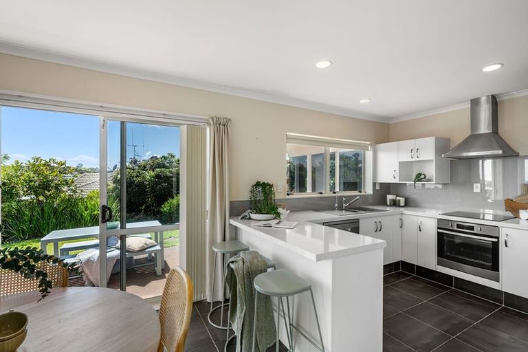 Photo of property in 27 Oteki Park Drive, Welcome Bay, Tauranga, 3112