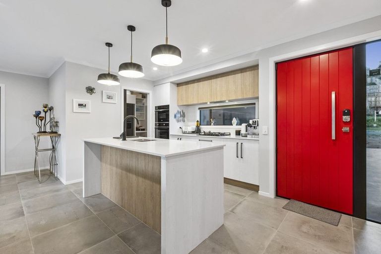 Photo of property in 15 Bob Carter Place, Welcome Bay, Tauranga, 3175