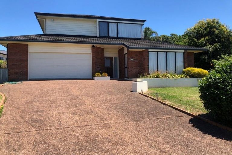 Photo of property in 50 Eugenia Rise, Totara Heights, Auckland, 2105