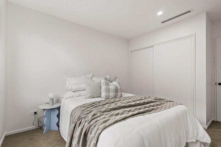 Photo of property in 1 Hobbs Lane, Harewood, Christchurch, 8051