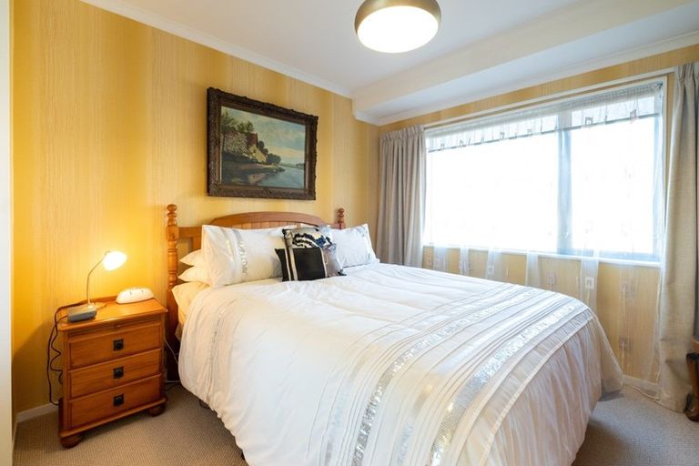 Photo of property in 6 Bucksburn Place, Greenmeadows, Napier, 4112