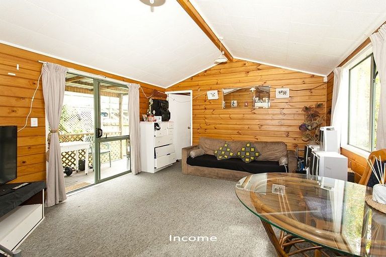 Photo of property in 30 Leaver Place, Weymouth, Auckland, 2103