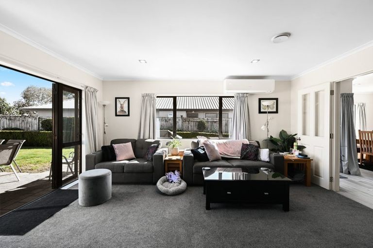 Photo of property in 28 Diomede Glade, Flagstaff, Hamilton, 3210