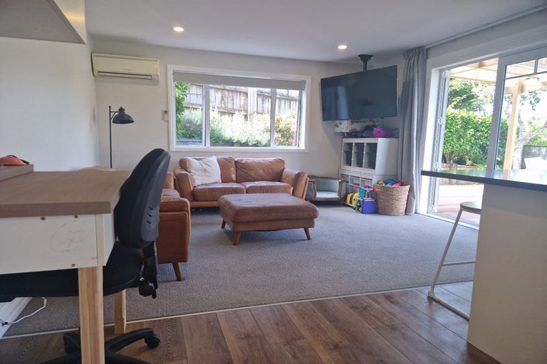 Photo of property in 6 Cosgrove Rise, Riverstone Terraces, Upper Hutt, 5018