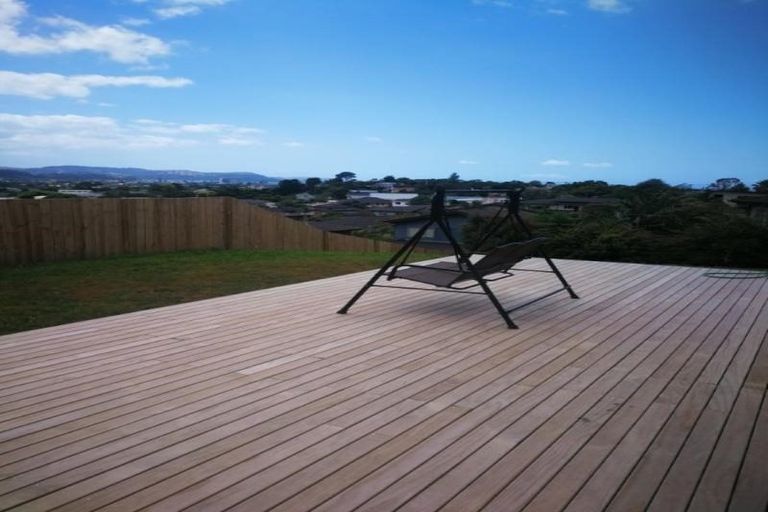 Photo of property in 21 Spyglass Street, Red Beach, 0932