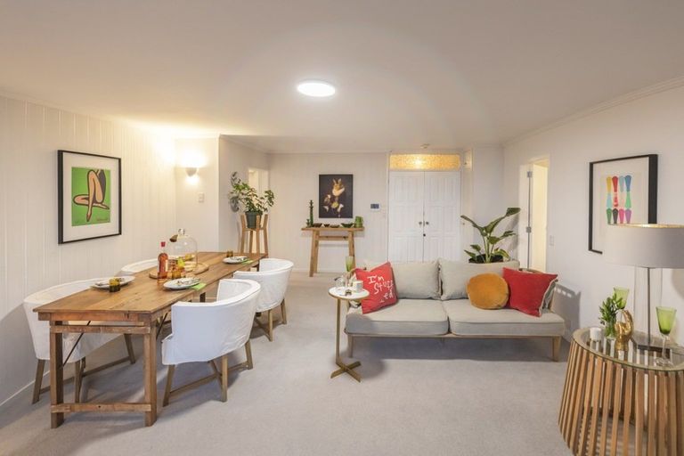 Photo of property in Dorchester Apartments, 144 Oriental Parade, Oriental Bay, Wellington, 6011