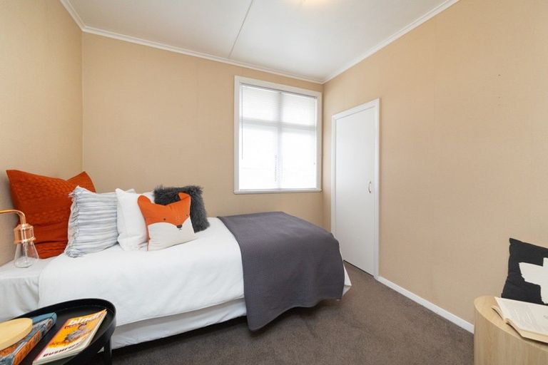 Photo of property in 16 Aberdeen Avenue, Takaro, Palmerston North, 4412