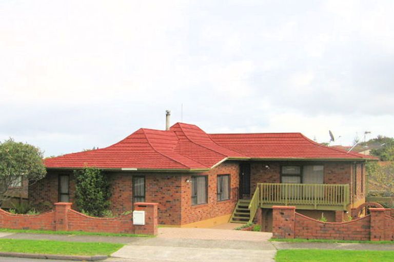 Photo of property in 61 Botany Road, Botany Downs, Auckland, 2010