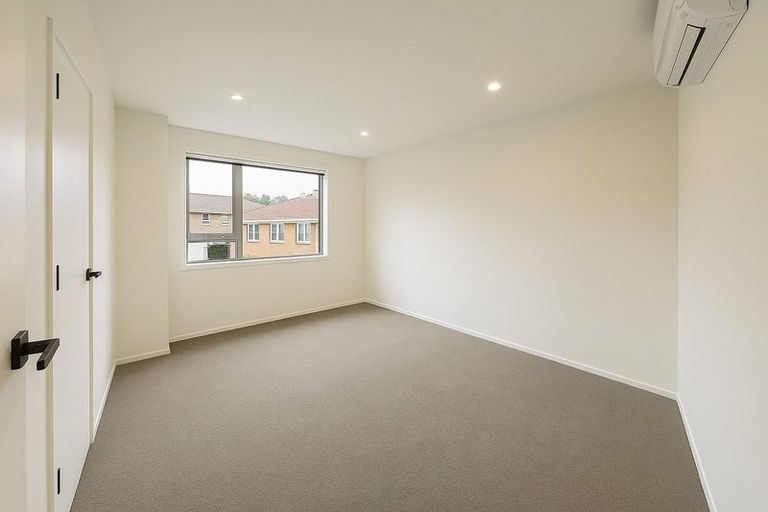 Photo of property in 4/7 Chevis Place, Pakuranga, Auckland, 2010