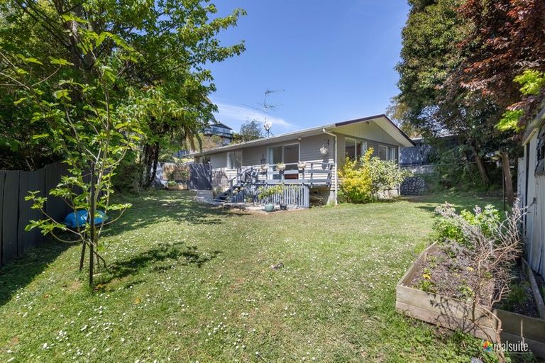 Photo of property in 14 Vista Crescent, Maoribank, Upper Hutt, 5018